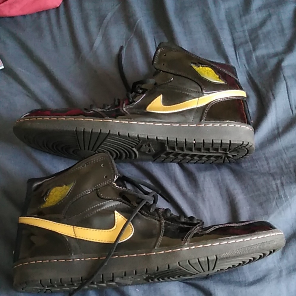Air Jordan 1 Retro PL "Metallic Gold", 2003